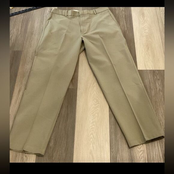Dockers Pants Men's Size 34/32 Color Tan Stain Defender - Picture 5 of 6